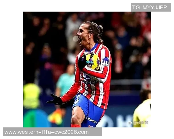 足球场上突发爆炸事件引发恐慌球迷与球员紧急撤离现场 足球场上突发爆炸事件引发恐慌球迷与球员紧急撤离现场